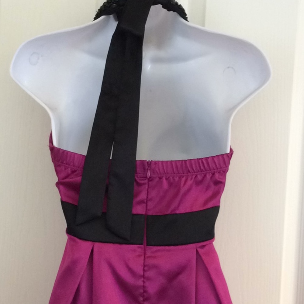 Dress - Picture 5 of 5